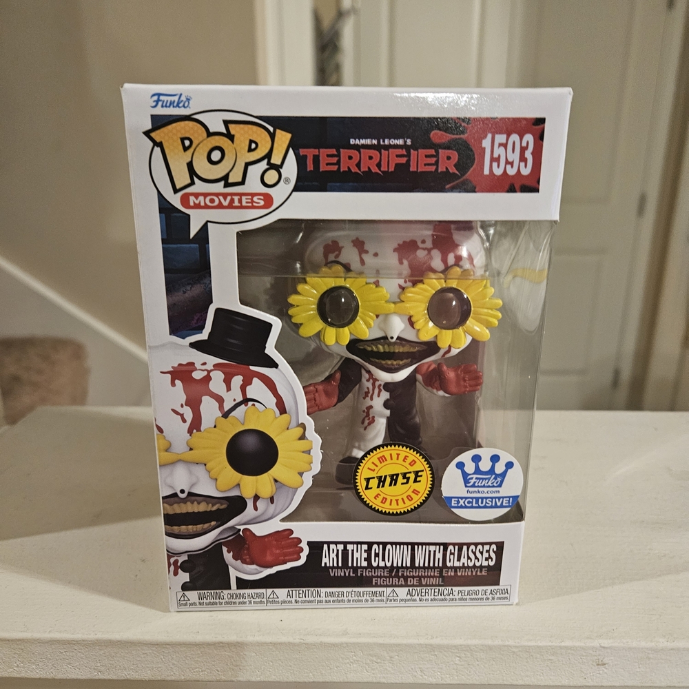 Limited EDITION CHASE Funko Pop Art the Clown with Glasses